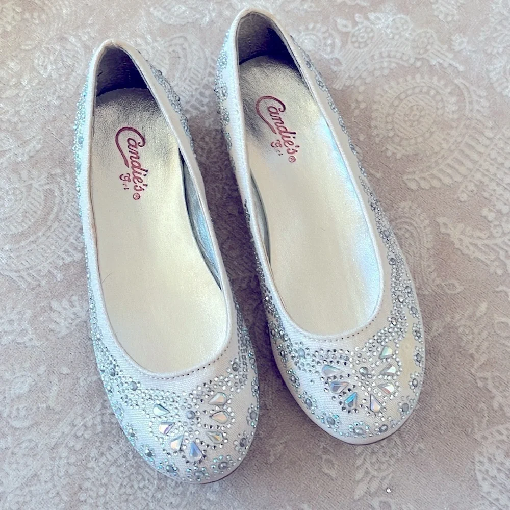 Never Worn Candie’s Girl Bejeweled Rounded Toe Formal Slip On Flats Beaded Gems